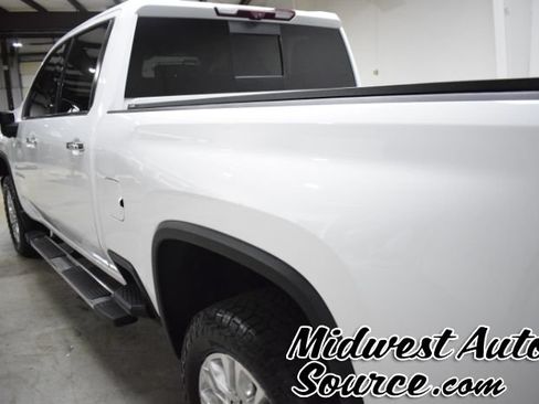 Used 2023 Chevrolet Silverado 2500 High Country w/ Z71 Off-Road Package AWD/4WD image 4