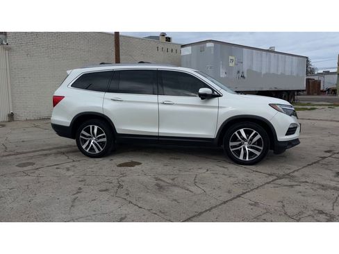 Used 2018 Honda Pilot Touring image 4