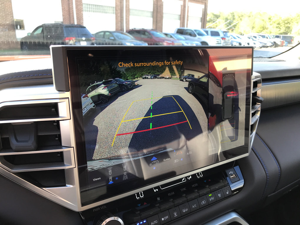 Certified 2025 Toyota Sequoia Platinum AWD/4WD image 19