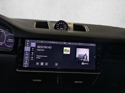 Used 2021 Porsche Cayenne Coupe image 13