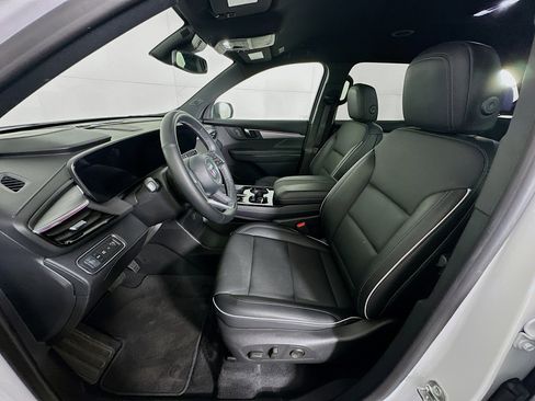 Used 2025 Buick Enclave Preferred image 13