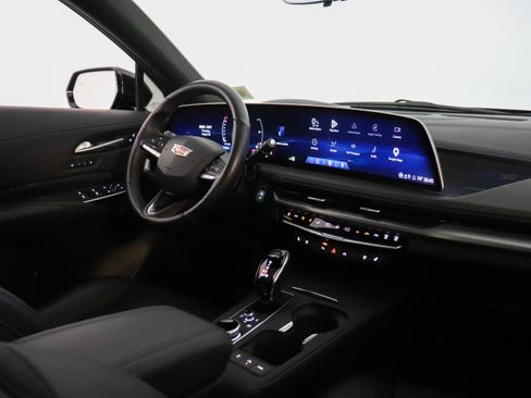 Certified 2025 Cadillac XT4 Sport AWD/4WD image 31
