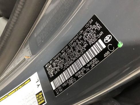 Used 2024 Toyota Prius XLE image 32