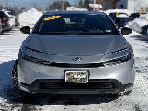 Used 2025 Toyota Prius LE image 2