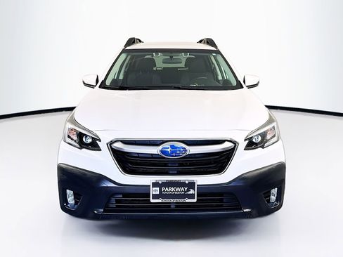 Used 2020 Subaru Outback Premium AWD/4WD image 2