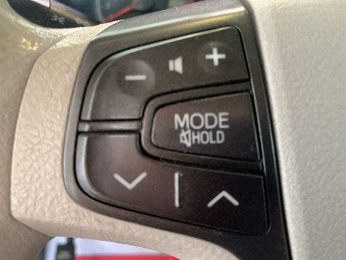 Used 2011 Toyota Sienna LE FWD image 18