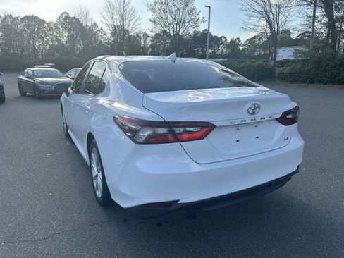 Used 2021 Toyota Camry LE image 3