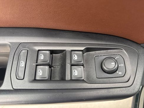 Used 2021 Volkswagen Atlas SE w/ Towing Package image 15