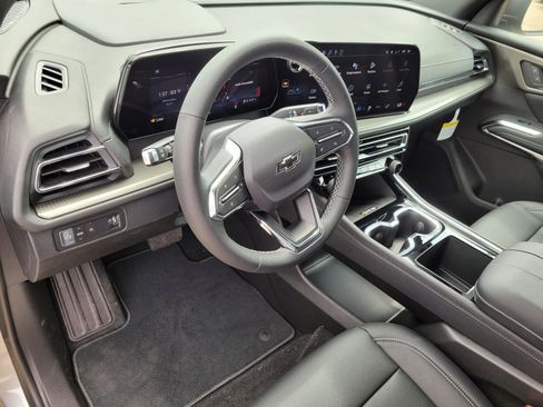 New 2026 Chevrolet Traverse LT w/ Midnight/Sport Edition FWD image 17