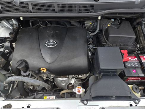 Certified 2020 Toyota Sienna XLE FWD image 25