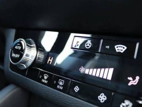 New 2026 Mitsubishi Outlander SE AWD/4WD image 13
