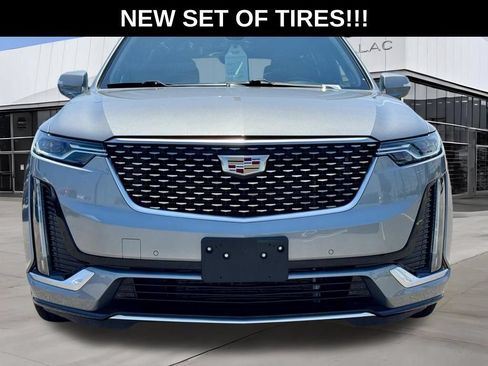 Certified 2024 Cadillac XT6 Premium Luxury FWD image 4