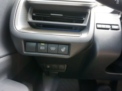 Used 2026 Toyota Prius image 5