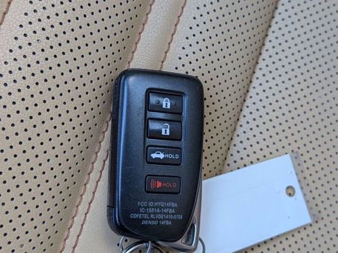 Used 2016 Lexus RC 200t image 28