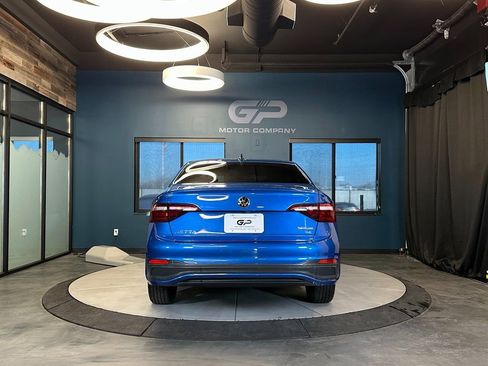 Used 2024 Volkswagen Jetta SE image 4