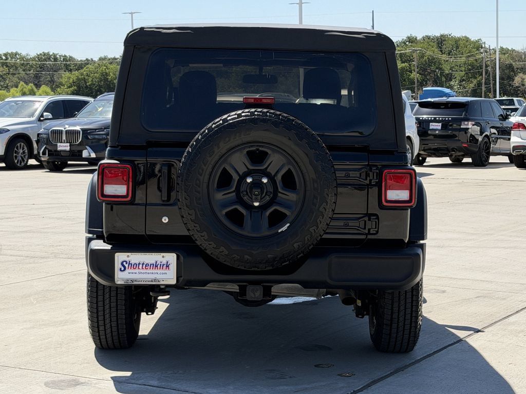 Used 2021 Jeep Wrangler Sport AWD/4WD image 5