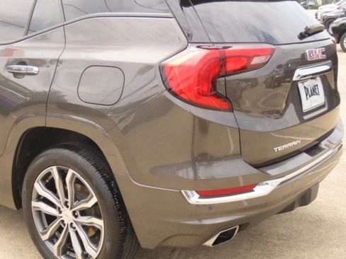 Used 2019 GMC Terrain Denali w/ Advanced Safety Package FWD image 14