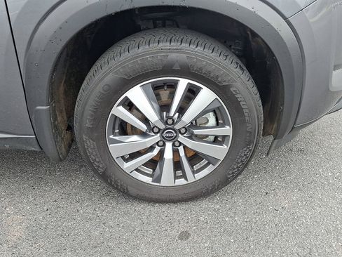 Certified 2025 Nissan Pathfinder SL w/ Black Appearance Package AWD/4WD image 8