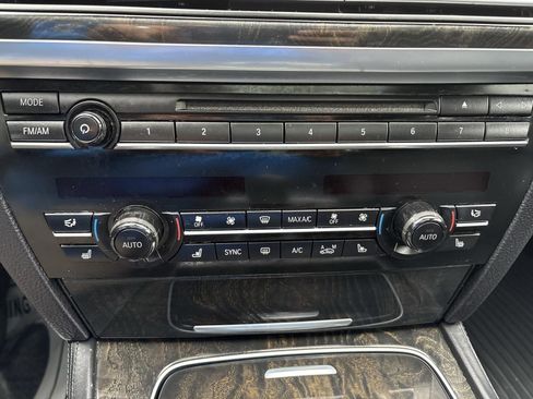 Used 2014 BMW 750Li xDrive image 42