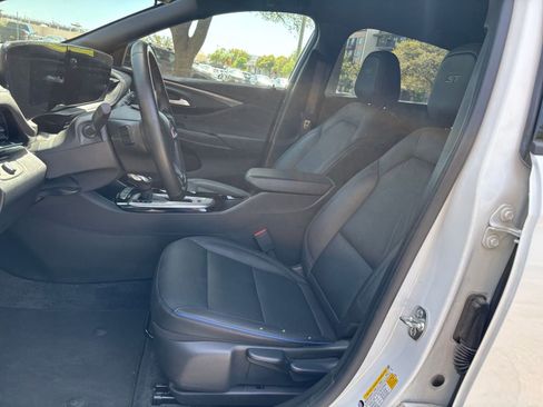 Used 2025 Buick Envista Sport Touring image 22