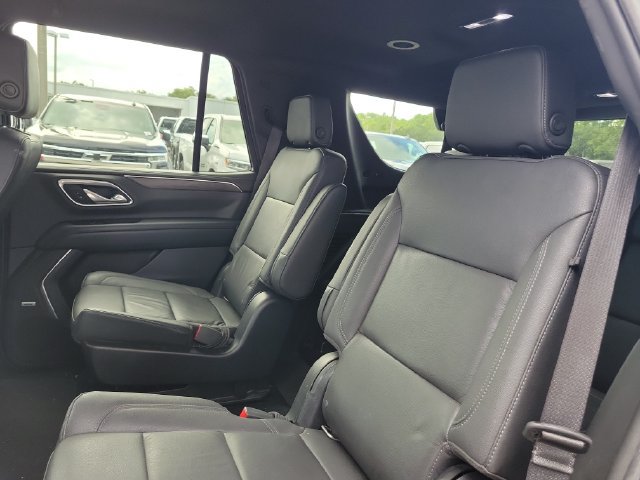 Used 2022 Chevrolet Tahoe LT w/ Luxury Package AWD/4WD image 16