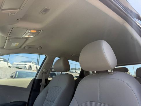 Used 2022 Kia Niro LXS FWD image 17