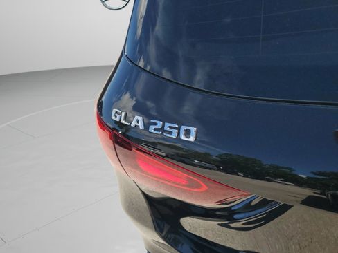 Certified 2025 Mercedes-Benz GLA 250 image 5