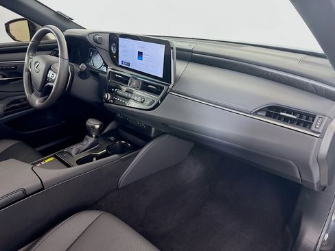 Used 2024 Lexus ES 250 w/ Premium Package image 27