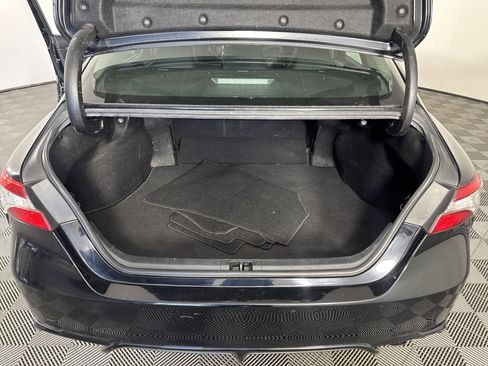 Used 2019 Toyota Camry SE image 20
