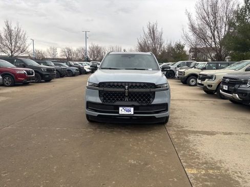 New 2025 Lincoln Navigator Reserve w/ Jet Appearance Package AWD/4WD image 15