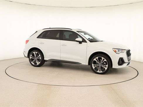 Certified 2022 Audi Q3 2.0T Premium Plus image 9