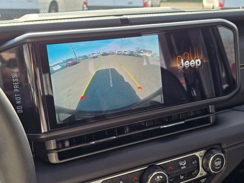 Used 2024 Jeep Wrangler Sahara w/ Safety Group image 27