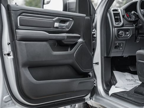 New 2026 RAM 1500 4x4 Crew Cab image 40