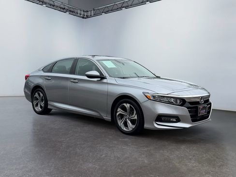 Used 2018 Honda Accord EX image 3