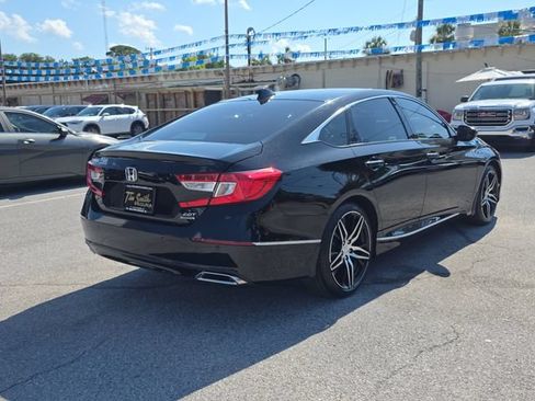 Used 2022 Honda Accord Touring image 4