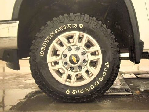 Used 2020 Chevrolet Silverado 2500 LT AWD/4WD image 10