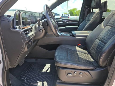 Used 2022 Cadillac Escalade ESV Sport Platinum w/ LPO, ONYX Package RWD image 29