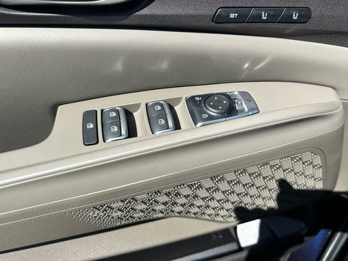 New 2026 Kia Carnival EX FWD image 11