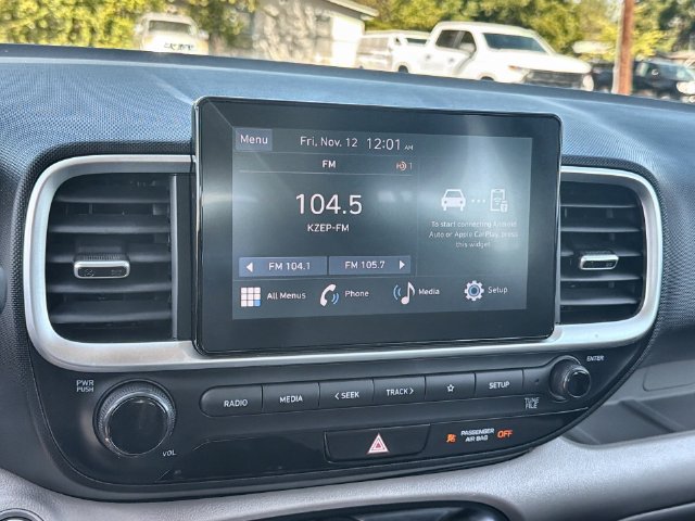 Used 2025 Hyundai Venue SEL FWD image 13