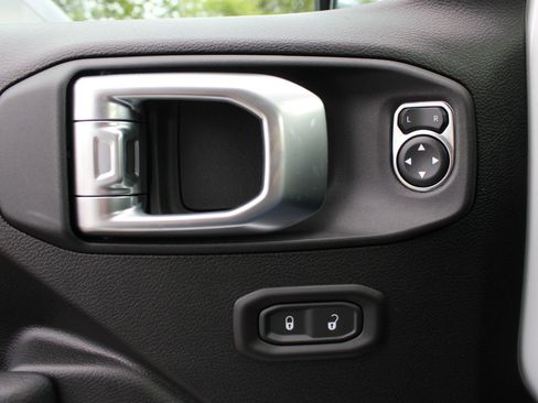 New 2026 Jeep Gladiator Sport AWD/4WD image 25