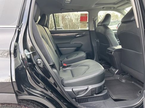 New 2026 Toyota Highlander Limited image 19