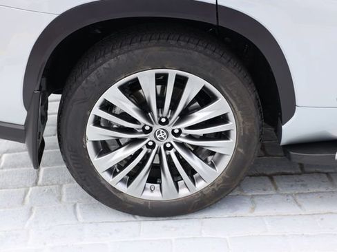Used 2022 Toyota Highlander Platinum FWD image 51