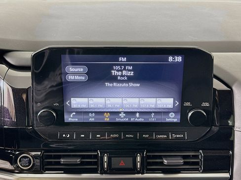 Used 2024 Nissan Pathfinder SL w/ Black Appearance Package AWD/4WD image 21