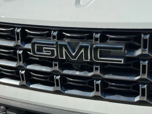 New 2025 GMC Canyon AT4 w/ Nightfall Edition image 7