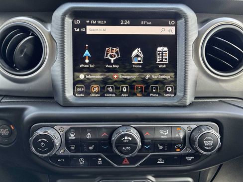 Used 2022 Jeep Wrangler Unlimited Sport AWD/4WD image 19
