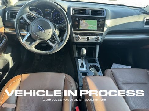Used 2017 Subaru Outback 2.5i Touring image 11