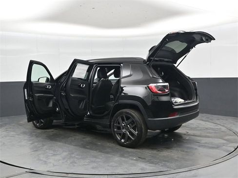 New 2026 Jeep Compass Latitude image 47