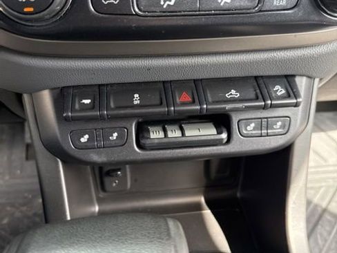 Used 2016 Chevrolet Colorado Z71 image 20