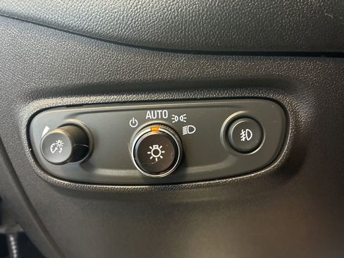 Used 2020 Chevrolet Equinox LT w/ Driver Convenience Package FWD image 18