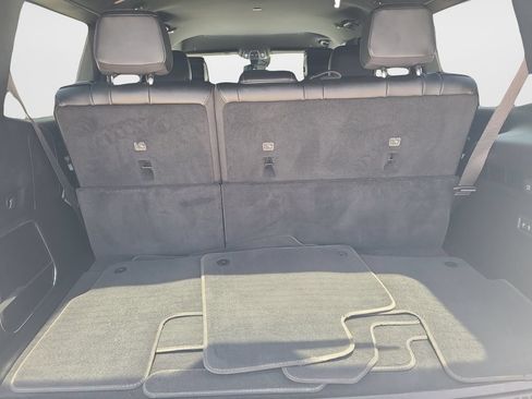 Used 2024 Jeep Wagoneer Series III w/ Flexible Seating Group AWD/4WD image 9